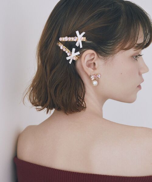 Maison de FLEUR（メゾンドフルール）の「ビジューリボン2セットピン