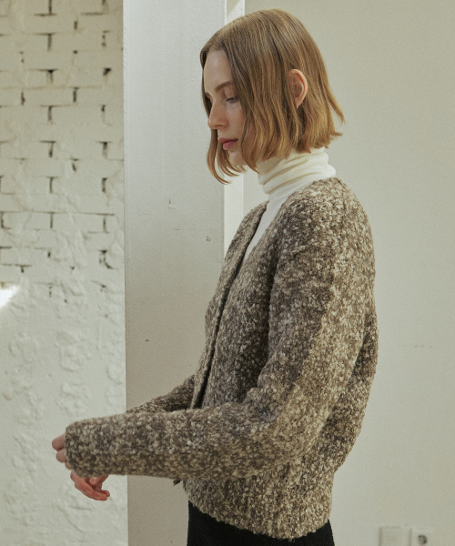 YUPPE(ヨッペ)の「BOUCLE CARDIGAN_BROWN(カーディガン/ボレロ・レディース・その他・FREE)」の5枚目の写真