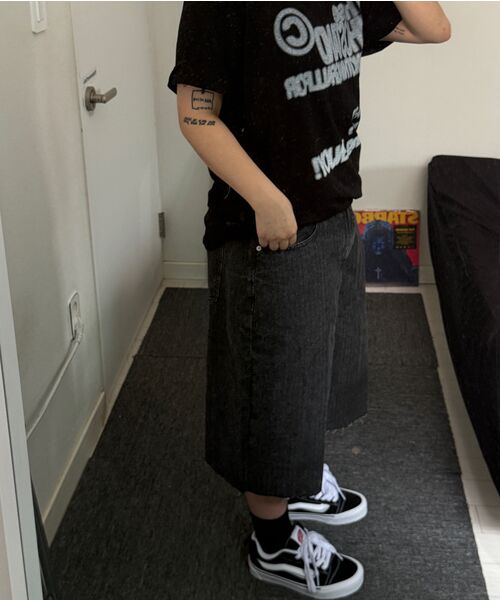 ANOLORCODE（アノローコード）の「ストライプカットオフデニムパンツ（ブラック）（その他パンツ・レディース・その他・SMALL/MEDIUM/LARGE）」の16枚目の写真