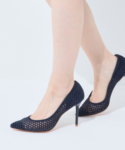 SEVEN TWELVE THIRTY(セヴントゥエルヴサーティー)の「スティレットヒールレザーパンチングパンプス(パンプス・レディース・ブラック系その他/ブラック/ネイビー/ホワイト/ブラウン・22cm/22.5cm/23cm/23.5cm/24cm/24.5cm)」の17枚目の写真