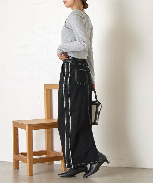 Jena espace merveilleux（ジェナ　エスパスメルヴェイユ）の「サイドフリンジデニムスカート（スカート・レディース・ブラック/ネイビー・FREE）」の21枚目の写真