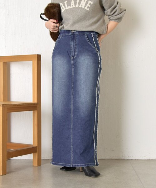 Jena espace merveilleux（ジェナ　エスパスメルヴェイユ）の「サイドフリンジデニムスカート（スカート・レディース・ブラック/ネイビー・FREE）」の3枚目の写真