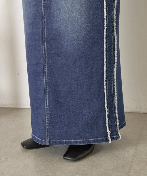 Jena espace merveilleux（ジェナ　エスパスメルヴェイユ）の「サイドフリンジデニムスカート（スカート・レディース・ブラック/ネイビー・FREE）」の18枚目の写真
