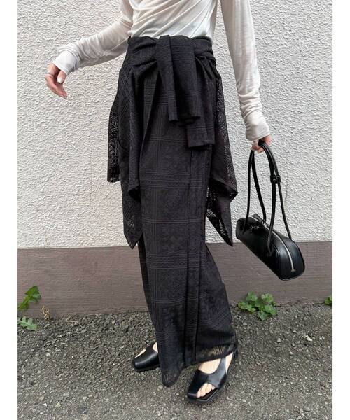 LAGUNAMOON(ラグナムーン)の「タイルパターンレースワイドパンツ 【夏服】(その他パンツ・レディース・ホワイト/ブラック・MEDIUM/SMALL)」の2枚目の写真