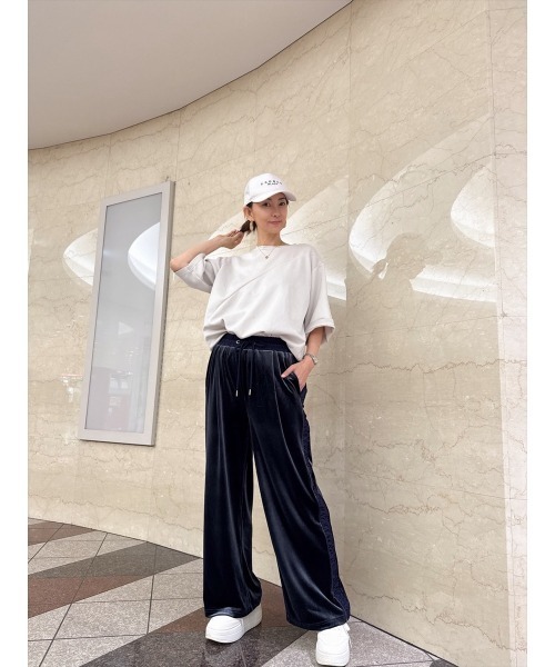 Day and Grade(デイアンドグレイド)の「【真山景子セレクト】サイドギャザーベロアパンツ(その他パンツ・レディース・ブルー/ブラック・FREE)」の14枚目の写真