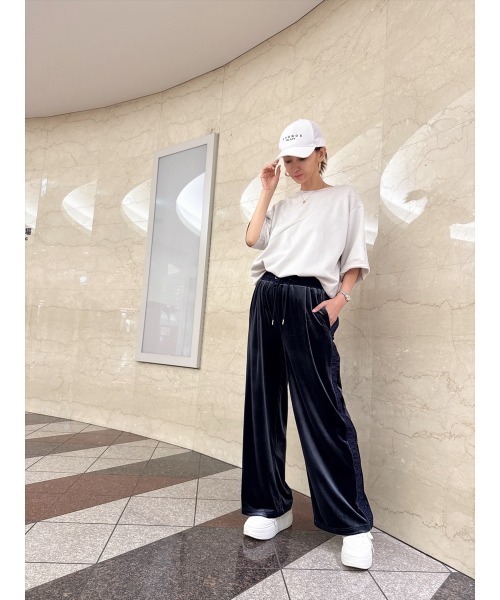 Day and Grade(デイアンドグレイド)の「【真山景子セレクト】サイドギャザーベロアパンツ(その他パンツ・レディース・ブルー/ブラック・FREE)」の15枚目の写真