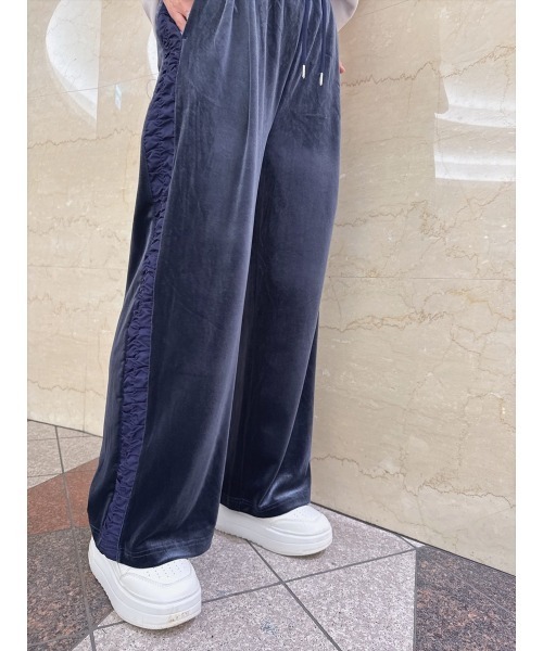 Day and Grade(デイアンドグレイド)の「【真山景子セレクト】サイドギャザーベロアパンツ(その他パンツ・レディース・ブルー/ブラック・FREE)」の8枚目の写真