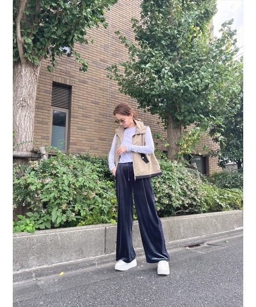 Day and Grade(デイアンドグレイド)の「【真山景子セレクト】サイドギャザーベロアパンツ(その他パンツ・レディース・ブルー/ブラック・FREE)」の4枚目の写真