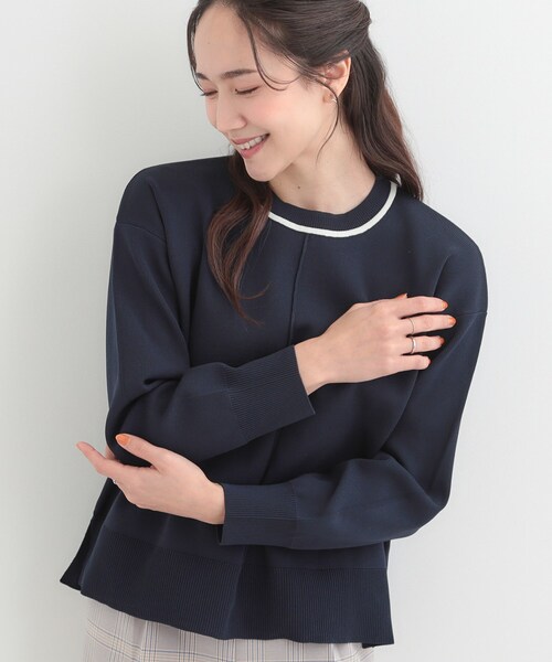 SHOO・LA・RUE（シューラルー）の「【洗濯機可/S-LL】軽やかな スポンディッシュ パイピングニット（ニット/セーター・レディース・ネイビー/ライトグリーン/イエロー系その他/ベビーピンク・01/02/03/04）」の2枚目の写真