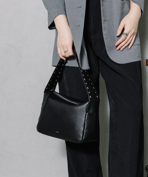 Beau're（ヴュレ）の「BEAURE ポイントスタッズ ワンショルダー（ショルダーバッグ・レディース・ブラック/グレー/シルバー・FREE）」の9枚目の写真