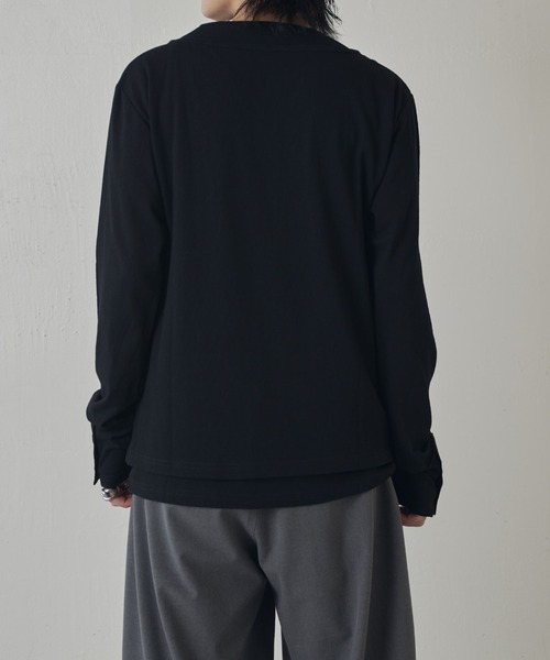 Lui's（ルイス）の「レイヤードヘンリーネックロングスリーブTシャツ（Tシャツ/カットソー・メンズ・チャコールグレー/ブラック・M/S）」の6枚目の写真