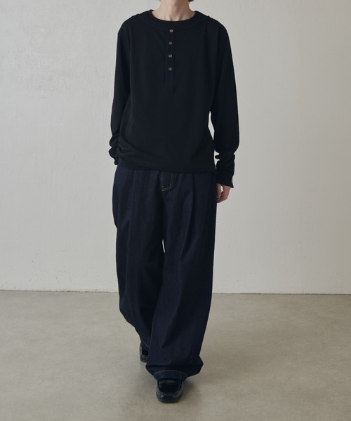 Lui's（ルイス）の「レイヤードヘンリーネックロングスリーブTシャツ（Tシャツ/カットソー・メンズ・チャコールグレー/ブラック・M/S）」の20枚目の写真