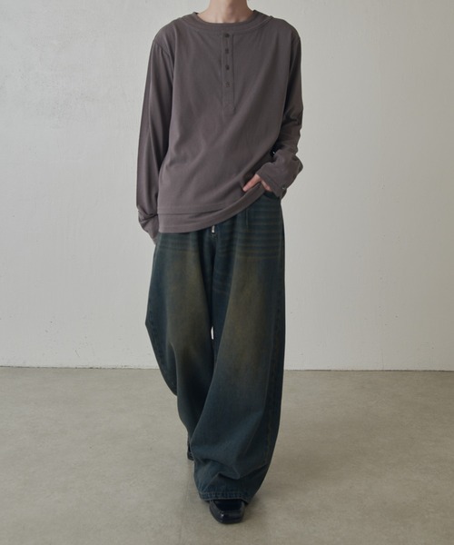 Lui's（ルイス）の「レイヤードヘンリーネックロングスリーブTシャツ（Tシャツ/カットソー・メンズ・チャコールグレー/ブラック・M/S）」の22枚目の写真