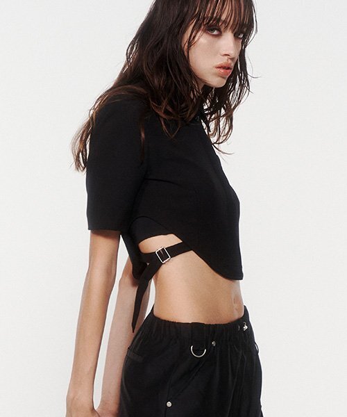 NOT KNOWING(ノットノーイング)の「Bustier Belted Crop Jacket (BLACK)(その他アウター・レディース・その他・ONE SIZE)」の2枚目の写真