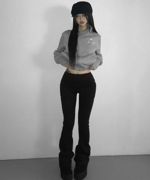 THEAIRTOWN（ジエアタウン）の「tuebe cross high neck zip-up（スウェット・レディース・グレー/ブラック・FREE）」の9枚目の写真