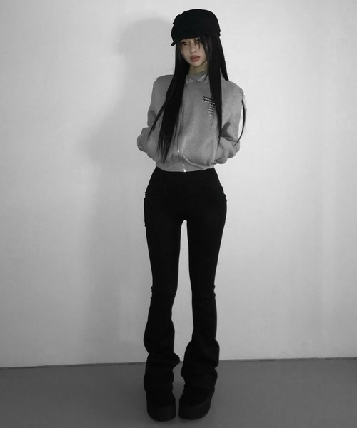 THEAIRTOWN（ジエアタウン）の「tuebe cross high neck zip-up（スウェット・レディース・グレー/ブラック・FREE）」の8枚目の写真