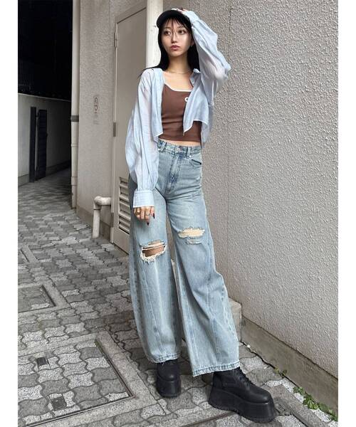 MURUA（ムルーア）の「バレルレッグクラッシュデニム（デニムパンツ・レディース・ブルー/グレー・2/1）」の11枚目の写真