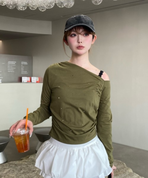 RAY CASSIN（レイカズン）の「ワンショルラインストーンT（Tシャツ/カットソー・レディース・ブラック/カーキ/ホワイト/ホワイト系その他・FREE）」の4枚目の写真