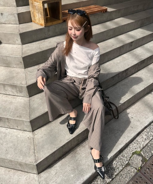 RAY CASSIN（レイカズン）の「ワンショルラインストーンT（Tシャツ/カットソー・レディース・ブラック/カーキ/ホワイト/ホワイト系その他・FREE）」の7枚目の写真