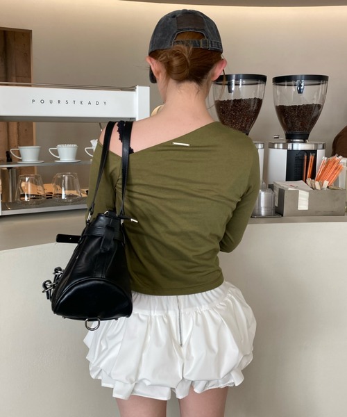 RAY CASSIN（レイカズン）の「ワンショルラインストーンT（Tシャツ/カットソー・レディース・ブラック/カーキ/ホワイト/ホワイト系その他・FREE）」の22枚目の写真