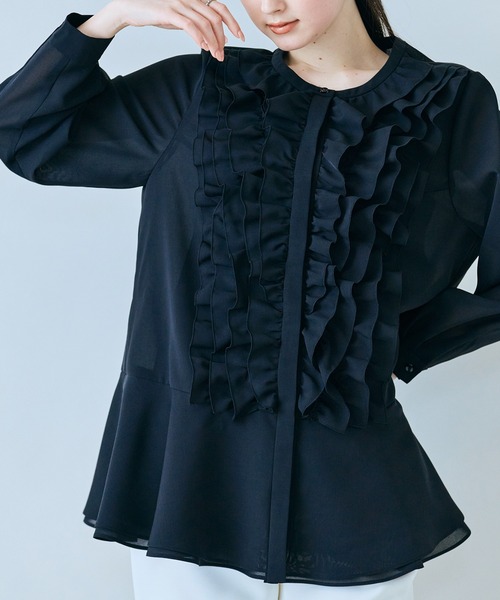 Audie a Muses(オーディアミューズ)の「たっぷりフリルブラウス(シャツ/ブラウス・レディース・ブラック/オフホワイト/ベージュ・38/42)」の14枚目の写真