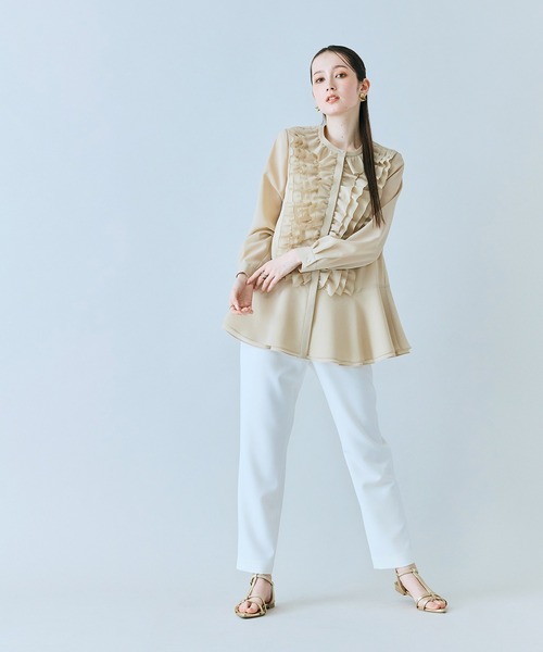 Audie a Muses(オーディアミューズ)の「たっぷりフリルブラウス(シャツ/ブラウス・レディース・ブラック/オフホワイト/ベージュ・38/42)」の21枚目の写真