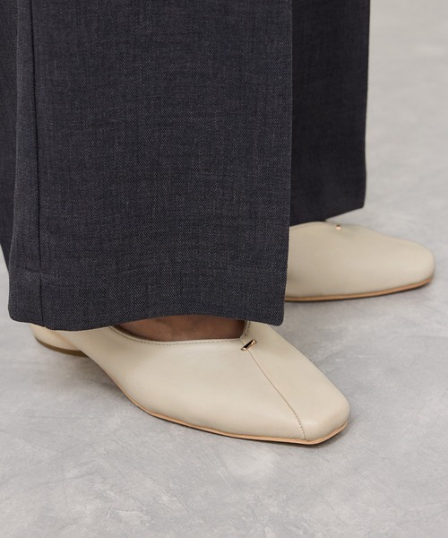 Juze(ジュゼ)の「Vカットバブーシュパンプス(パンプス・レディース・キナリ/ブラック・S/M/L)」の22枚目の写真