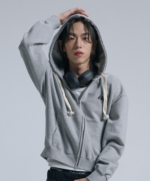 TEN PAST SEVEN(テン ファスト セブン)の「ヘビースウェットクロップフードジップアップ (2カラー)(パーカー・メンズ・グレー/ネイビー・MEDIUM/LARGE)」の9枚目の写真