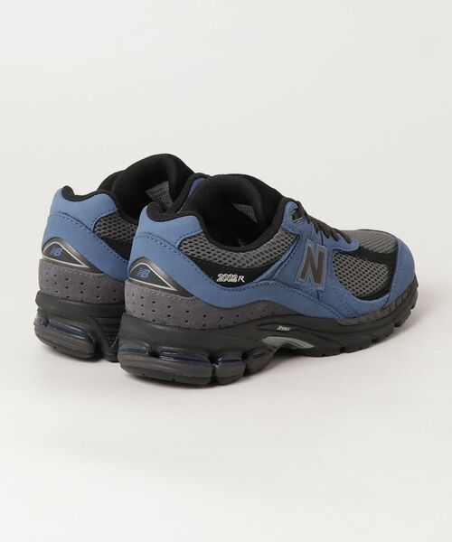 NEW BALANCE(ニューバランス)の「2002R(スニーカー・メンズ・グレー系その他/ネイビー・22.5cm/23.0cm/23.5cm/24.0cm/24.5cm/25.0cm/25.5cm/26.0cm/26.5cm/27.0cm/27.5cm/28.0cm/28.5cm/29.0cm)」の6枚目の写真