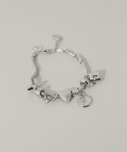 SMELLY（スメリー）の「ジャラジャラチャームブレスレット（ブレスレット・レディース・シルバー・-）」の8枚目の写真