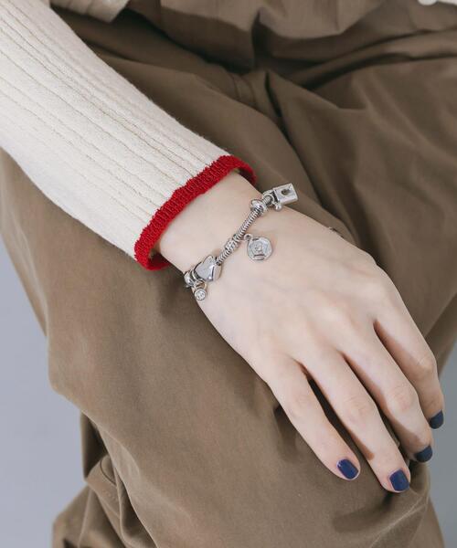 SMELLY（スメリー）の「ジャラジャラチャームブレスレット（ブレスレット・レディース・シルバー・-）」の4枚目の写真