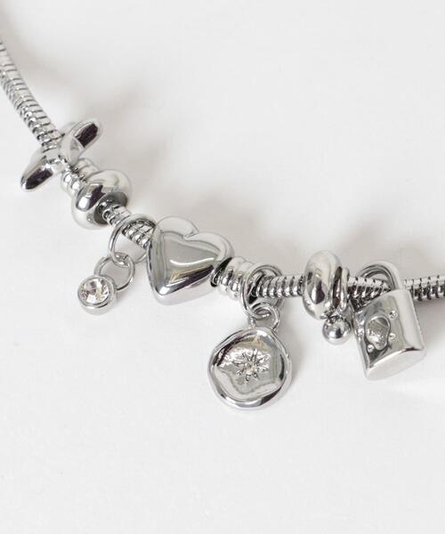 SMELLY（スメリー）の「ジャラジャラチャームブレスレット（ブレスレット・レディース・シルバー・-）」の6枚目の写真