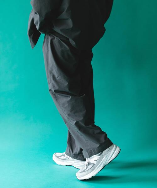 BURLAP OUTFITTER(バーラップアウトフィッター)の「『別注』BURLAP OUTFITTERR×DOORS SUPPLEX NYLON PANTS(その他パンツ・メンズ・チャコールグレー/ブラック・MEDIUM/LARGE/X-LARGE)」の6枚目の写真