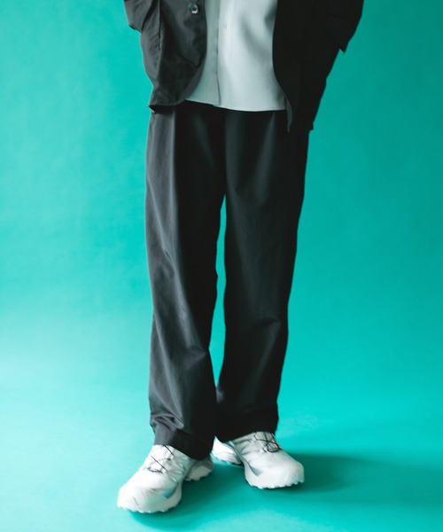 BURLAP OUTFITTER(バーラップアウトフィッター)の「『別注』BURLAP OUTFITTERR×DOORS SUPPLEX NYLON PANTS(その他パンツ・メンズ・チャコールグレー/ブラック・MEDIUM/LARGE/X-LARGE)」の6枚目の写真