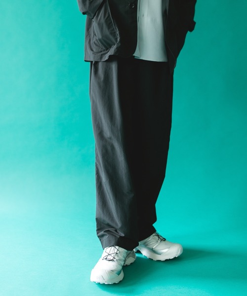 BURLAP OUTFITTER(バーラップアウトフィッター)の「『別注』BURLAP OUTFITTERR×DOORS SUPPLEX NYLON PANTS(その他パンツ・メンズ・チャコールグレー/ブラック・MEDIUM/LARGE/X-LARGE)」の10枚目の写真