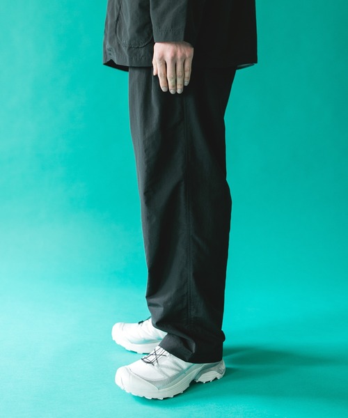 BURLAP OUTFITTER(バーラップアウトフィッター)の「『別注』BURLAP OUTFITTERR×DOORS SUPPLEX NYLON PANTS(その他パンツ・メンズ・チャコールグレー/ブラック・MEDIUM/LARGE/X-LARGE)」の14枚目の写真