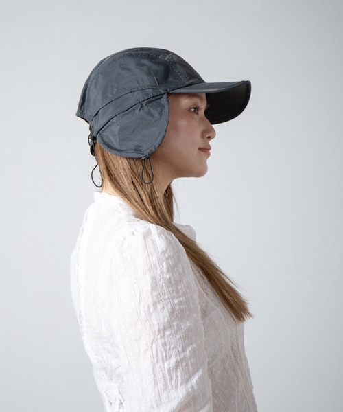 RACAL(ラカル)の「Ear Tab Shiny Summer Cap / 耳当て付きシャイニーサマーキャップ(キャップ・レディース・ネイビー/アイボリー/ブラック・FREE)」の2枚目の写真