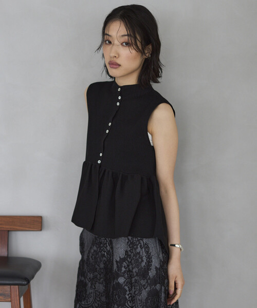 Firsthand(ファーストハンド)の「Firsthand/ファーストハンド ジャパンメイド ホールガーメント ペプラム ベスト(ベスト・レディース・ブラック/ベージュ/レッド・FREE)」の10枚目の写真