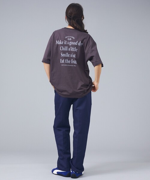 FRUIT OF THE LOOM（フルーツオブザルーム）の「【FRUIT OF THE LOOM/フルーツ・オブ・ザ・ルーム】バックロゴメッセージTシャツ/ユニセックス（Tシャツ/カットソー・メンズ・チャコールグレー/イエロー/ホワイト・M/L）」の15枚目の写真