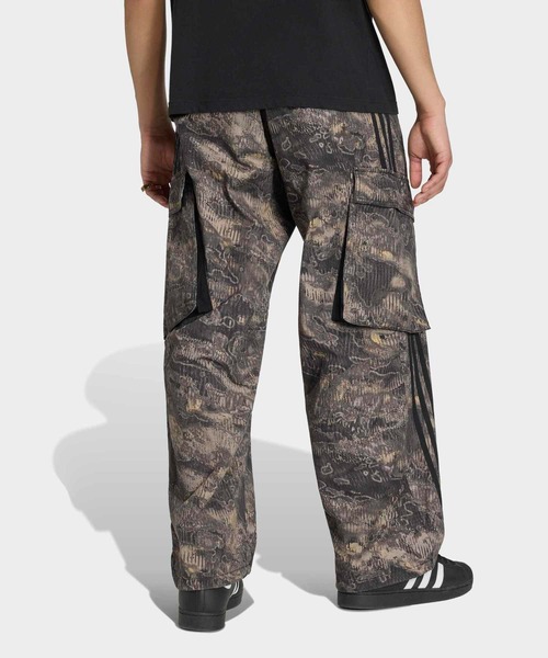 adidas（アディダス）の「ADILENIUM シーズン 5 カーゴパンツ / アディダスオリジナルス adidas Originals（カーゴパンツ・メンズ・グレー・38inch/36inch/35inch/34inch/33inch/32inch/30inch/28inch/27inch/26inch/25inch/24inch）」の2枚目の写真