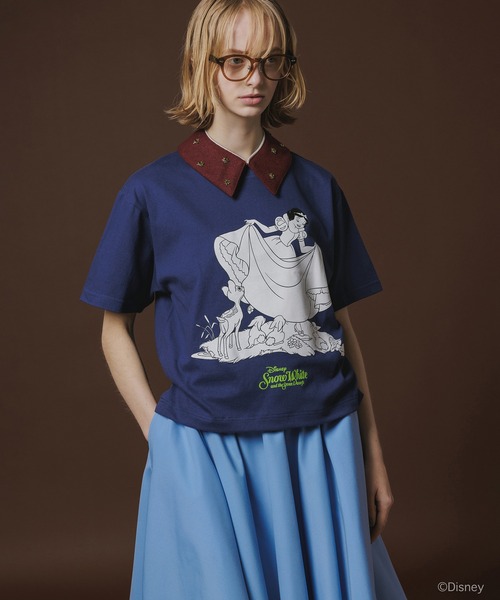 NON TOKYO(ノントーキョー)の「Disney 『Snow White』 NON TOKYO PRINT SHORT T-SHIRT(SNOW WHITE)(Tシャツ/カットソー・レディース・ホワイト/ネイビー・1/2)」の1枚目の写真