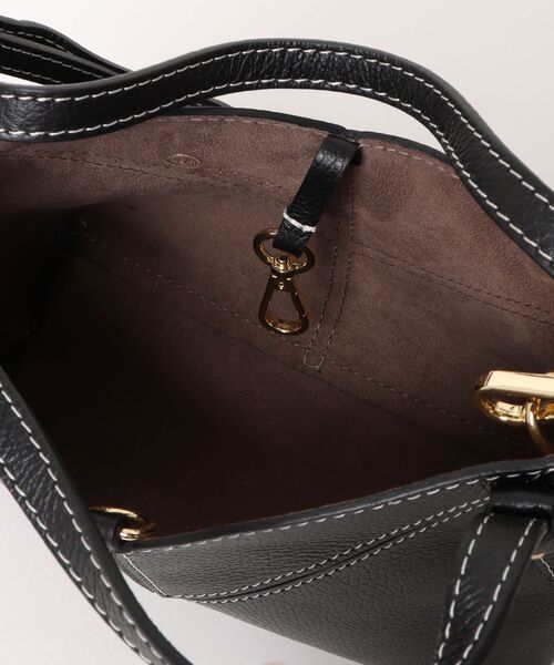 AULENTTI（オウレンティ）の「【AULENTTI/オウレンティ】ショルダーバッグ ハンドバッグ　2WAY　Sサイズ（ショルダーバッグ・レディース・ブラック/ブラウン・FREE）」の4枚目の写真