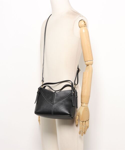 AULENTTI（オウレンティ）の「【AULENTTI/オウレンティ】ショルダーバッグ ハンドバッグ　2WAY　Sサイズ（ショルダーバッグ・レディース・ブラック/ブラウン・FREE）」の3枚目の写真