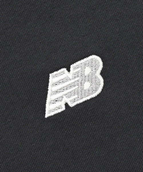 NEW BALANCE(ニューバランス)の「エンブロイダリードNBロングスリーブTシャツ(Tシャツ/カットソー・メンズ・オフホワイト/ダークブラック・SMALL/MEDIUM/LARGE/X-LARGE/XX-LARGE)」の17枚目の写真