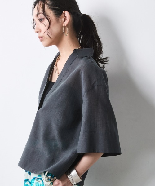 CHIC STYLE(シックスタイル)の「シアー素材ワイドスリーブシャツ<大きいサイズ有>シックスタイル(シャツ/ブラウス・レディース・オフホワイト/ネイビー・4L/5L/3L/LL/L/M)」の2枚目の写真
