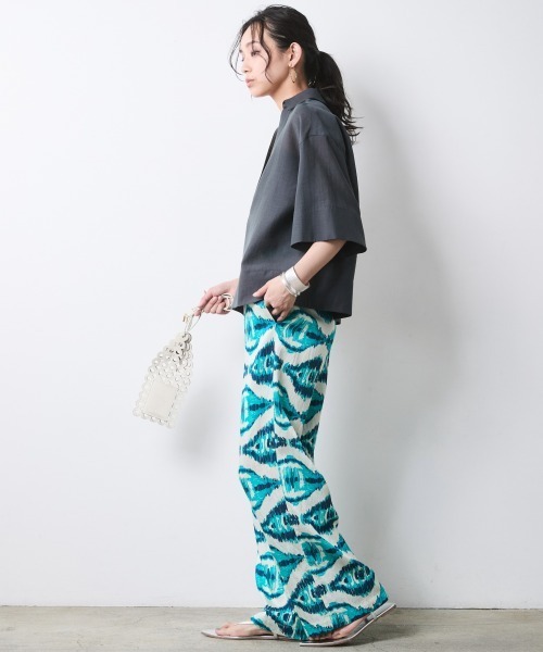 CHIC STYLE(シックスタイル)の「シアー素材ワイドスリーブシャツ<大きいサイズ有>シックスタイル(シャツ/ブラウス・レディース・オフホワイト/ネイビー・4L/5L/3L/LL/L/M)」の10枚目の写真