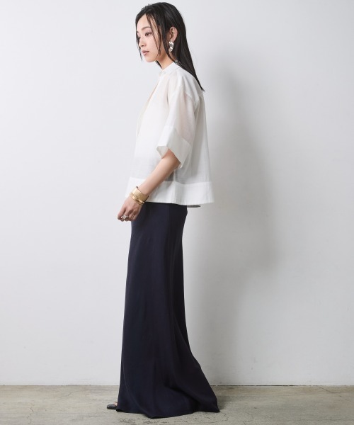 CHIC STYLE(シックスタイル)の「シアー素材ワイドスリーブシャツ<大きいサイズ有>シックスタイル(シャツ/ブラウス・レディース・オフホワイト/ネイビー・4L/5L/3L/LL/L/M)」の13枚目の写真