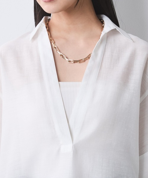 CHIC STYLE(シックスタイル)の「シアー素材ワイドスリーブシャツ<大きいサイズ有>シックスタイル(シャツ/ブラウス・レディース・オフホワイト/ネイビー・4L/5L/3L/LL/L/M)」の16枚目の写真
