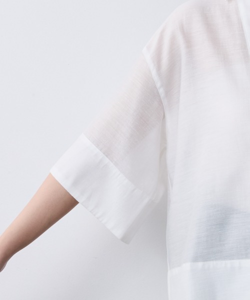CHIC STYLE(シックスタイル)の「シアー素材ワイドスリーブシャツ<大きいサイズ有>シックスタイル(シャツ/ブラウス・レディース・オフホワイト/ネイビー・4L/5L/3L/LL/L/M)」の17枚目の写真