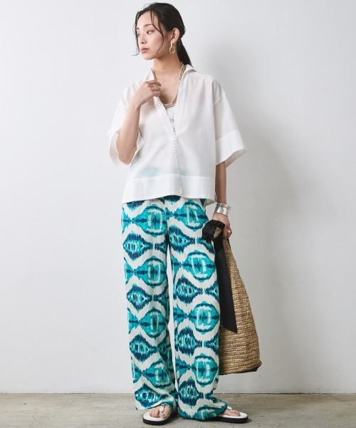 CHIC STYLE(シックスタイル)の「シアー素材ワイドスリーブシャツ<大きいサイズ有>シックスタイル(シャツ/ブラウス・レディース・オフホワイト/ネイビー・4L/5L/3L/LL/L/M)」の3枚目の写真